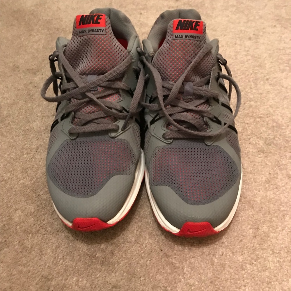 Nike - Picture 4 of 4